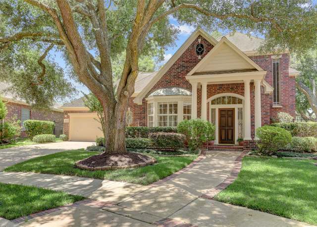 Property at 3102 Royal Lytham Ct, Sugar Land, TX 77479, 3 beds, 2.5 baths