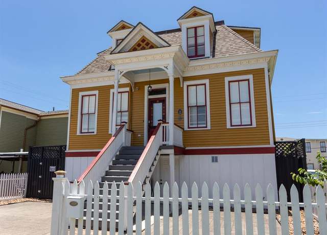 Property at 1905 Avenue M 1/2, Galveston, TX 77550, 3 beds, 2 baths