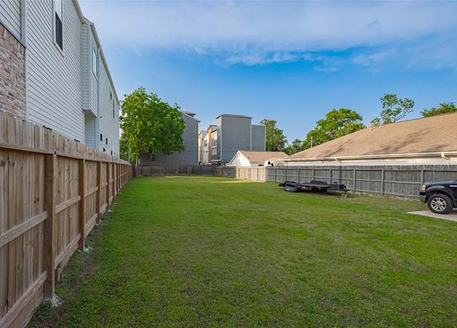 Property at 609 W 27th St, Houston, TX 77008