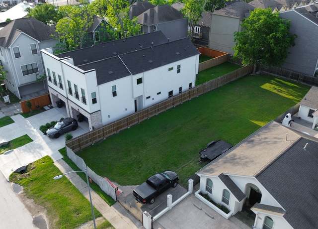 Property at 609 W 27th St, Houston, TX 77008