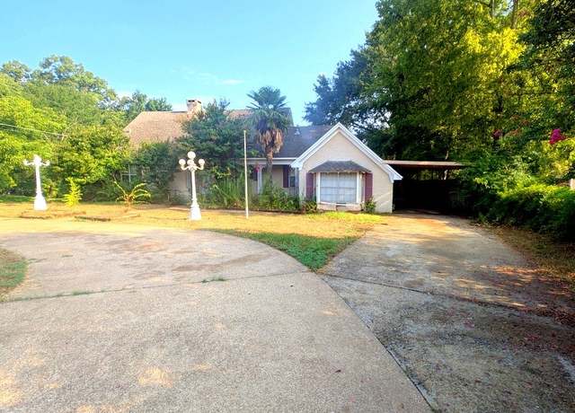 Property at 1201 Brazos St E, Palestine, TX 75801, 4 beds, 2.5 baths