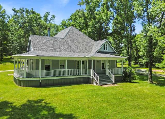 Property at 38 Darrell White Rd, Huntsville, TX 77340, 4 beds, 2.5 baths