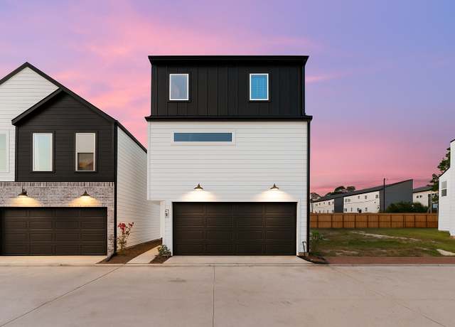 Property at 4762 Martin Hill St, Houston, TX 77018, 3 beds, 3 baths