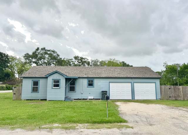 Property at 401 W 2nd St, El Campo, TX 77437, 3 beds, 1 bath