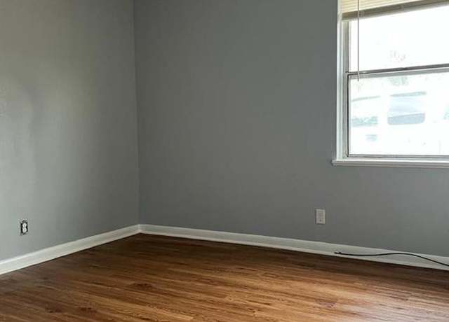 Property at 6058 Glenhurst Dr, Houston, TX 77033, 4 beds, 2 baths