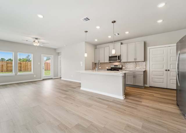 Property at 16980 Juniper Blossom Bnd, Conroe, TX 77302, 4 beds, 2.5 baths