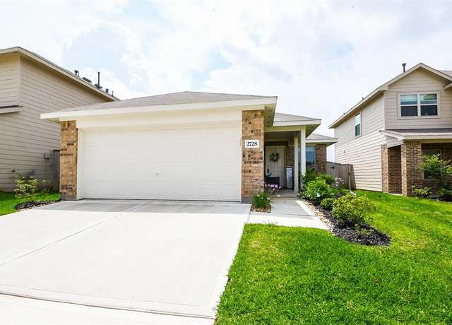 Property at 2728 Cadiz Bay Dr, Conroe, TX 77301, 3 beds, 2 baths