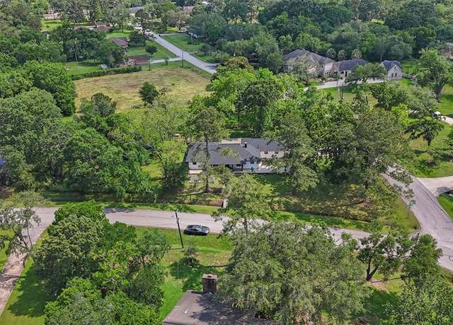 Property at 1108 Myrtlewood Dr, Friendswood, TX 77546, 3 beds, 2 baths