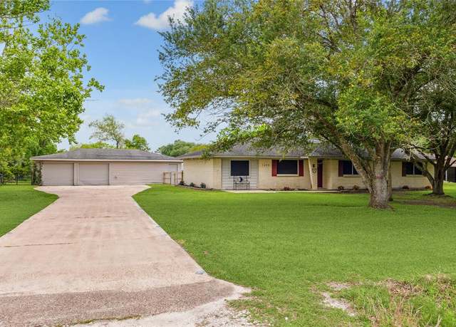 Property at 7245 Avenue M, Santa Fe, TX 77510, 3 beds, 2 baths