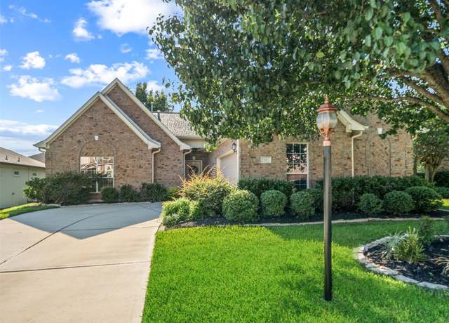 Property at 11 Amelia Ct, Montgomery, TX 77356, 3 beds, 2 baths