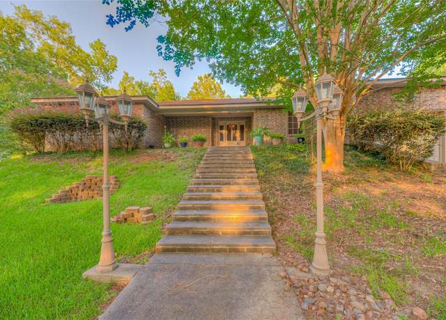 Property at 156 Magnolia Bend Dr, Livingston, TX 77351, 3 beds, 3 baths