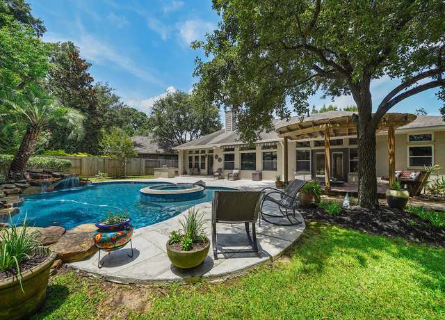 Property at 70 Prosewood Dr, Spring, TX 77381, 3 beds, 2.5 baths
