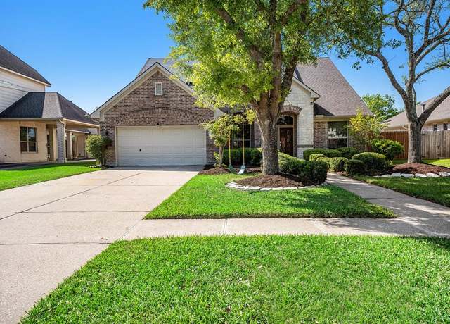 Property at 1006 Azalea Pointe, League City, TX 77573, 4 beds, 2.5 baths