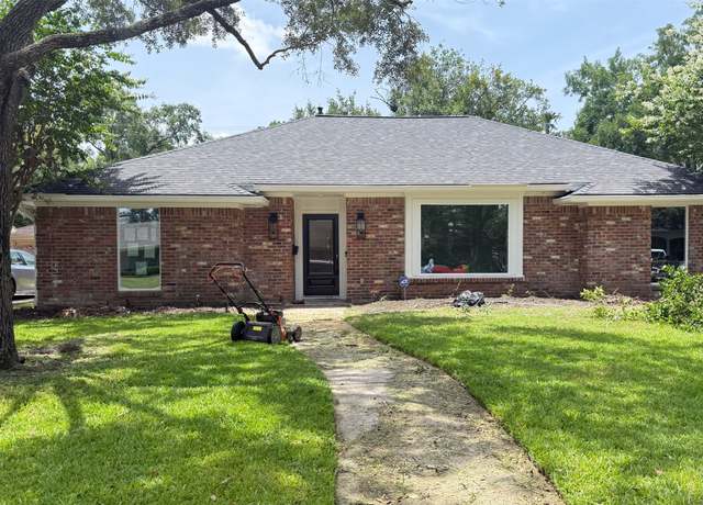 Property at 10047 Meadow Lake Ln, Houston, TX 77042, 4 beds, 2 baths