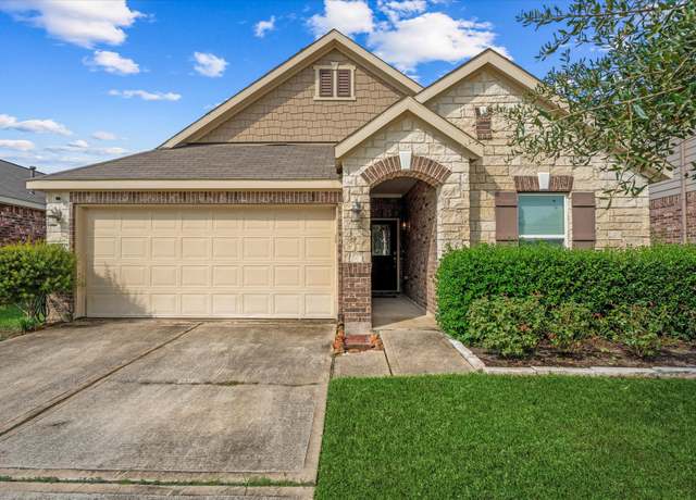 Property at 1106 Upton Ct, Conroe, TX 77304, 4 beds, 3 baths