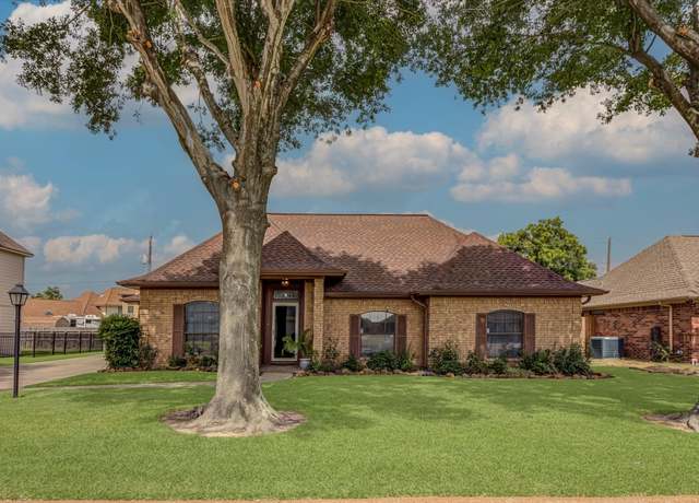 Property at 2701 18th St N, Texas City, TX 77590, 3 beds, 2 baths