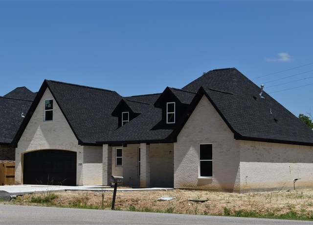 Property at 1110 Woodrow, Silsbee, TX 77656, 3 beds, 2 baths