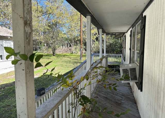 Property at 1702 Williams St, Lufkin, TX 75904, 2 beds, 1 bath