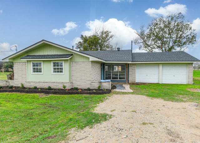 Property at 3004 W Parkwood Ave, Friendswood, TX 77546, 3 beds, 1.5 baths
