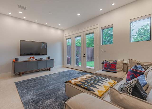Property at 406 Fenn St Unit A, Houston, TX 77018, 4 beds, 3.5 baths