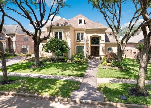 Property at 3215 Riviera Dr, Sugar Land, TX 77479, 5 beds, 4.5 baths