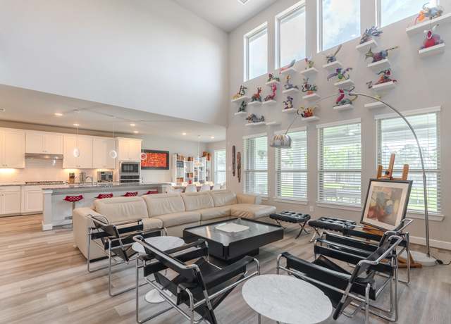 Property at 40 Snowdrop Lily Dr, Tomball, TX 77375, 5 beds, 5.5 baths