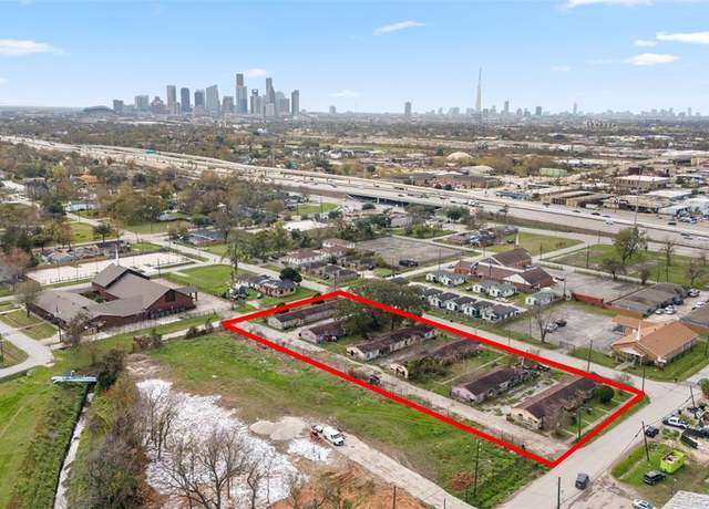 Property at 3121 Brewster St, Houston, TX 77026
