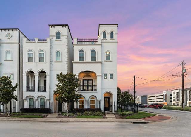 Property at 2725 Kennedy St, Houston, TX 77003, 3 beds, 3.5 baths