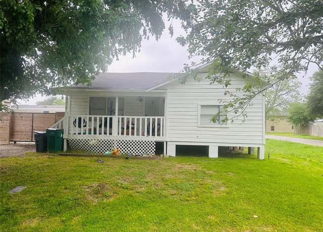 Property at 4619 18th St, Bacliff, TX 77518, 3 beds, 1 bath