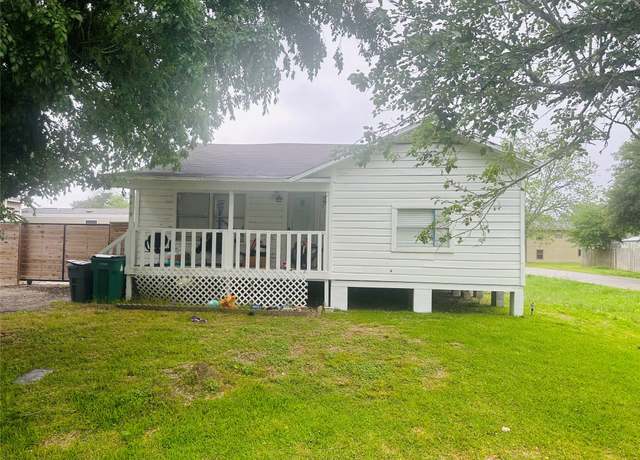Property at 4619 18th St, Bacliff, TX 77518, 3 beds, 1 bath