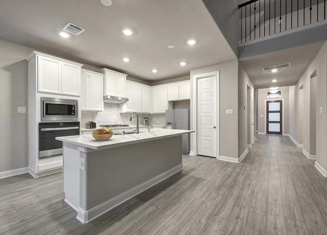 Property at 121 Bay Bridge Ct, Montgomery, TX 77316, 3 beds, 2.5 baths