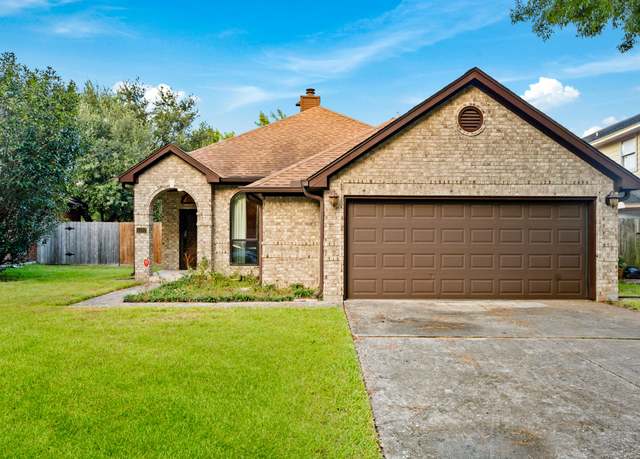 Property at 5102 E Pagewick Dr, Houston, TX 77041, 3 beds, 2 baths
