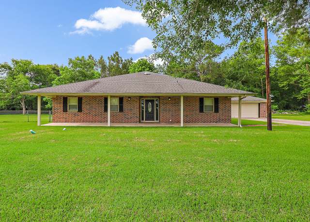 Property at 1511 Broadway, Winnie, TX 77665, 4 beds, 2 baths