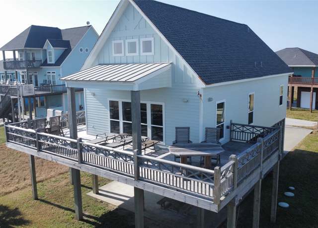Property at 2836 Gulfview Ln, Crystal Beach, TX 77650, 3 beds, 2.5 baths