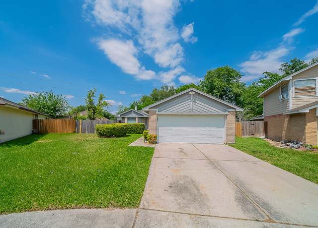 Property at 3922 Whitchurch Dr, Houston, TX 77066, 3 beds, 2.5 baths
