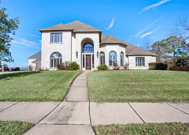 Property at 2308 Vega Ct, League City, TX 77573, 4 beds, 3.5 baths