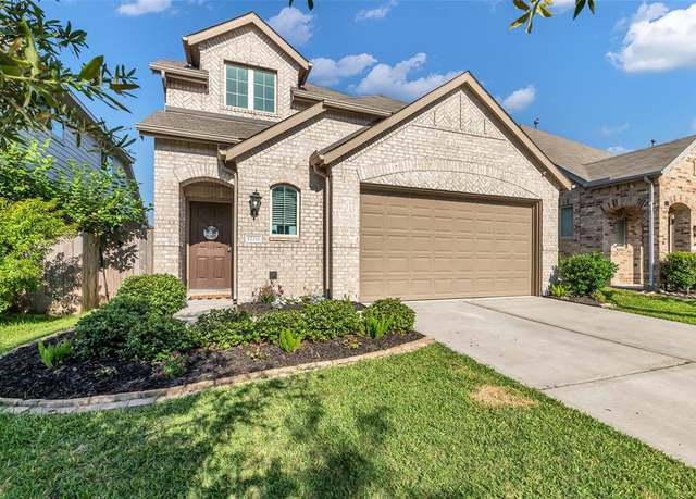 Property at 12311 Summerbrook Dr, Houston, TX 77066, 4 beds, 2.5 baths