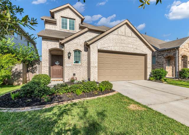 Property at 12311 Summerbrook Dr, Houston, TX 77066, 4 beds, 2.5 baths