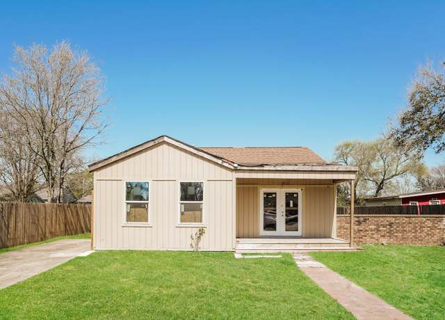 Property at 620 14th Ave N, Texas City, TX 77590, 4 beds, 2.5 baths