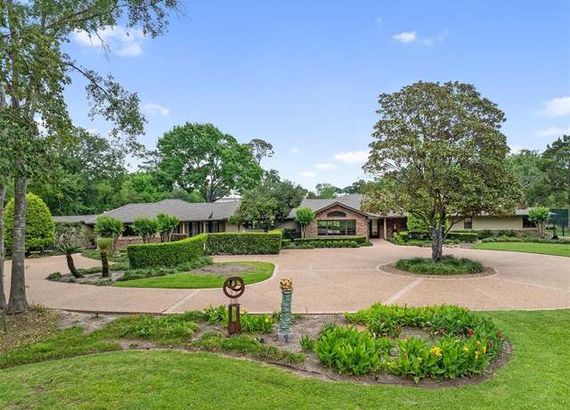 Property at 12 E Rivercrest Dr, Houston, TX 77042, 4 beds, 4.5 baths