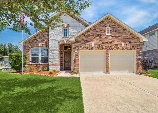 Property at 2103 Pleasant Valley Rd, Pearland, TX 77581, 4 beds, 2 baths