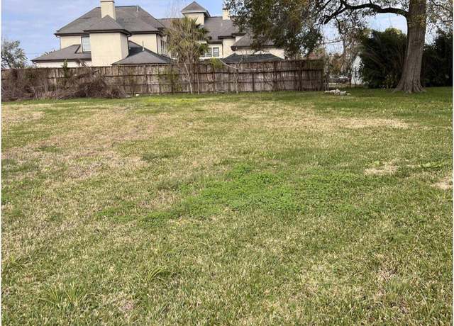 Property at 121-123 Van Molan St, Houston, TX 77022