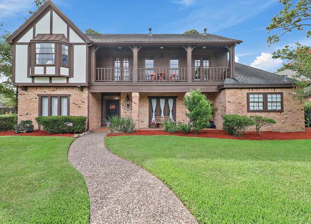 Property at 3902 Savell Dr, Baytown, TX 77521, 4 beds, 4 baths