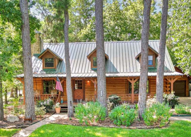Property at 390 N Royale Greens Dr, Coldspring, TX 77331, 3 beds, 2.5 baths
