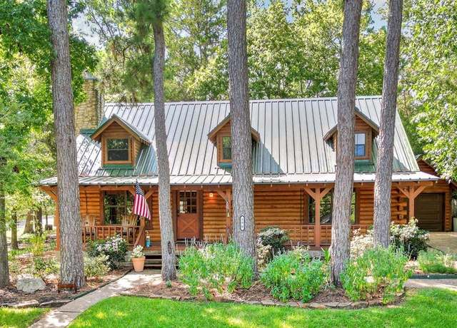 Property at 390 N Royale Greens Dr, Coldspring, TX 77331, 3 beds, 2.5 baths