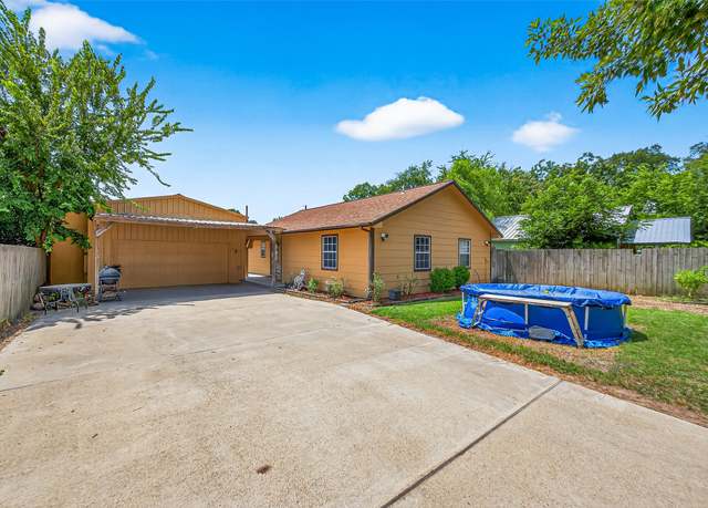 Property at 403 White St, Madisonville, TX 77864, 3 beds, 2 baths