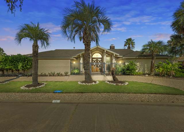 Property at 62 Colony Park Cir, Galveston, TX 77551, 4 beds, 4.5 baths