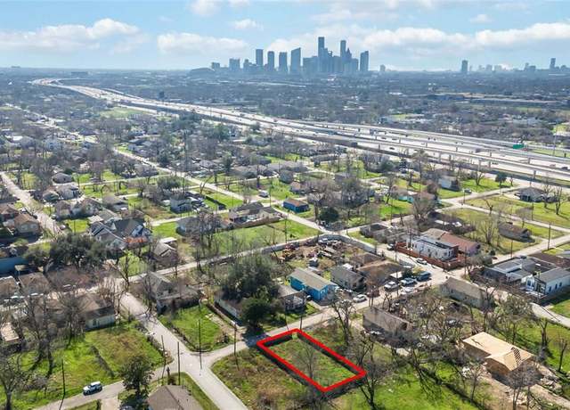 Property at 3213 Delia St, Houston, TX 77026