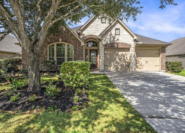 Property at 13604 Rainwater Dr, Pearland, TX 77584, 4 beds, 3 baths