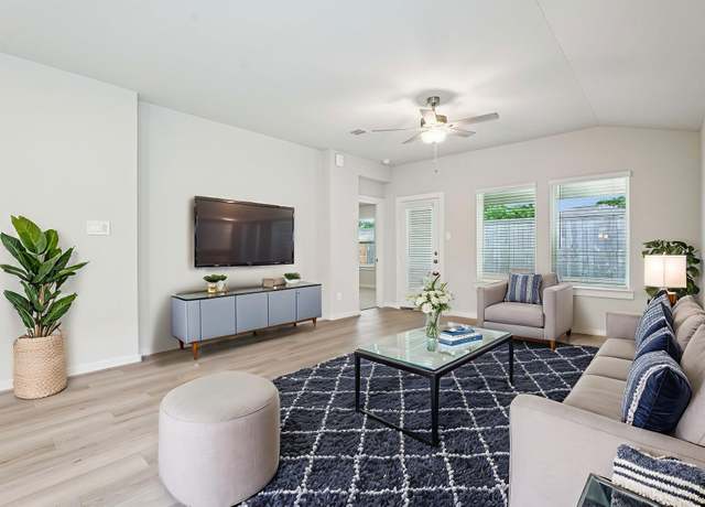 Property at 16992 Juniper Blossom Bnd, Conroe, TX 77302, 4 beds, 2 baths